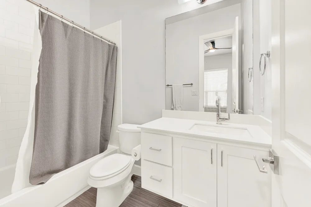 5015 Meridian Lane #2101 Addison, TX 75001