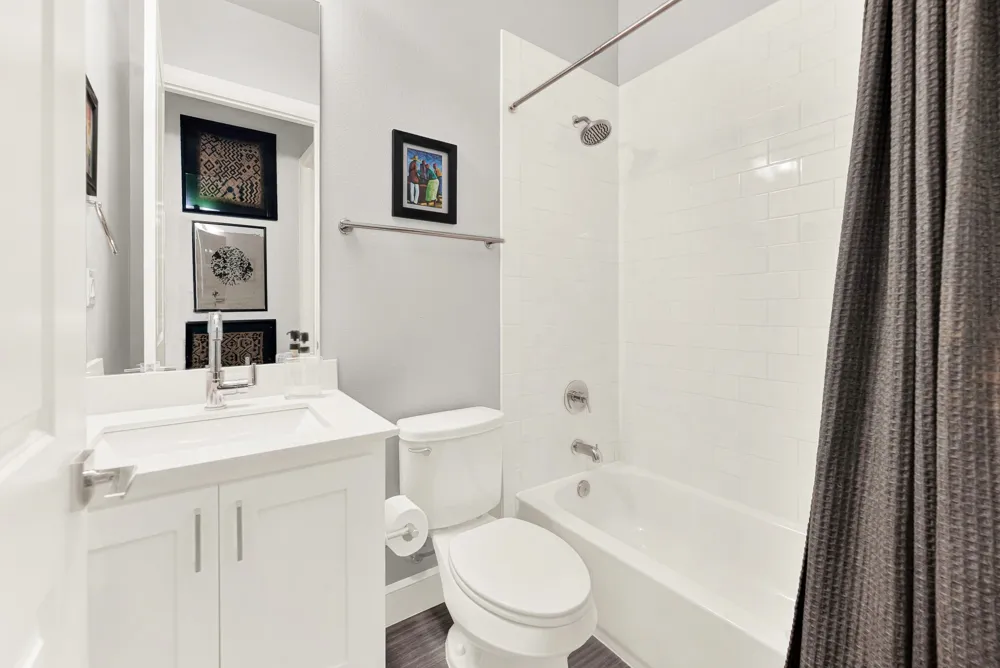 5015 Meridian Lane #2101 Addison, TX 75001