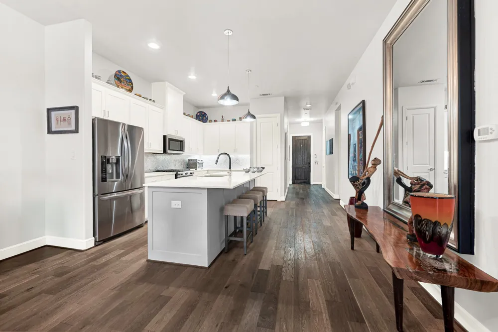5015 Meridian Lane #2101 Addison, TX 75001