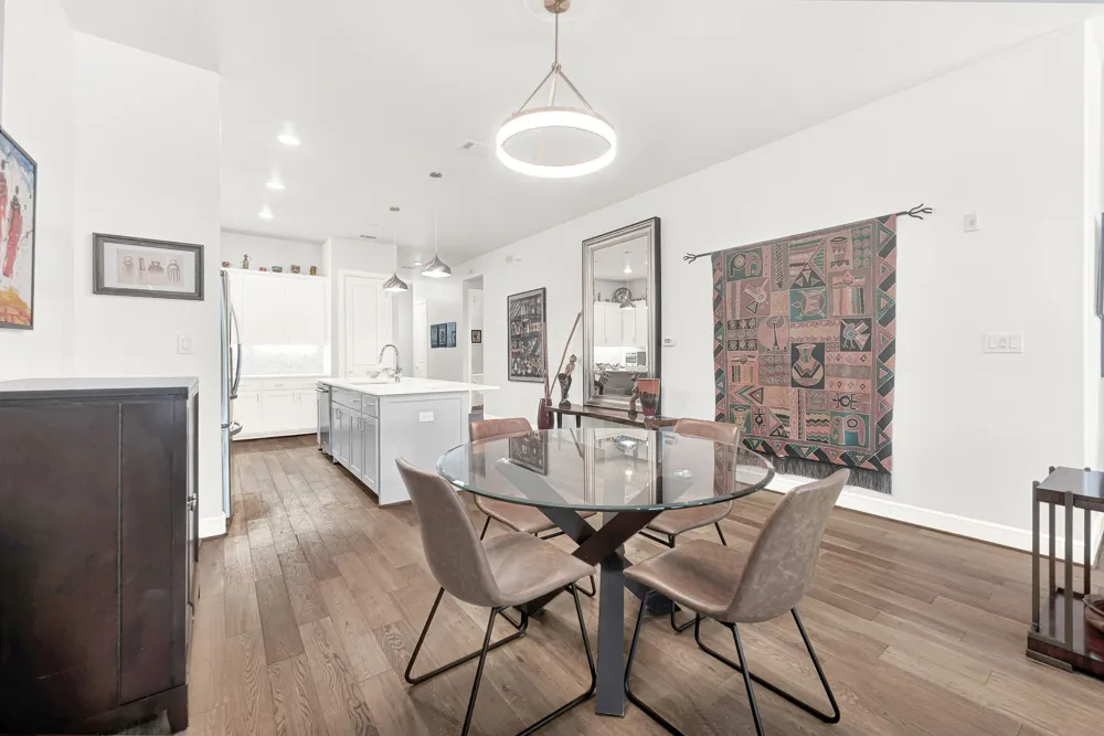 5015 Meridian Lane #2101 Addison, TX 75001