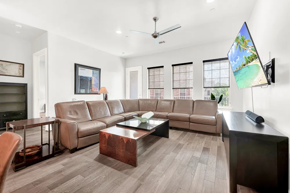 5015 Meridian Lane #2101 Addison, TX 75001