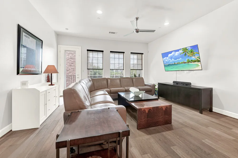 5015 Meridian Lane #2101 Addison, TX 75001