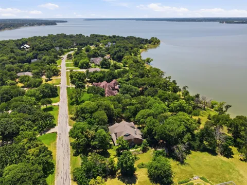 3101 W Oak Shores Drive