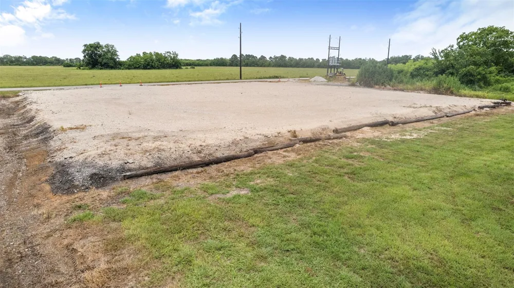 3132 County Road 61 Rosharon, TX 77583