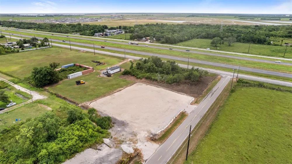 3132 County Road 61 Rosharon, TX 77583