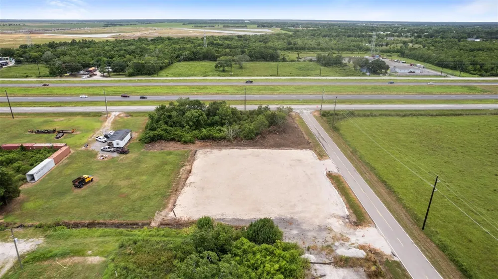 3132 County Road 61 Rosharon, TX 77583