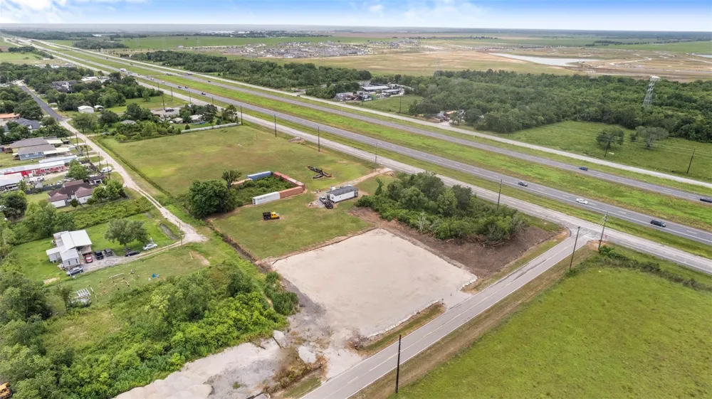 3132 County Road 61 Rosharon, TX 77583
