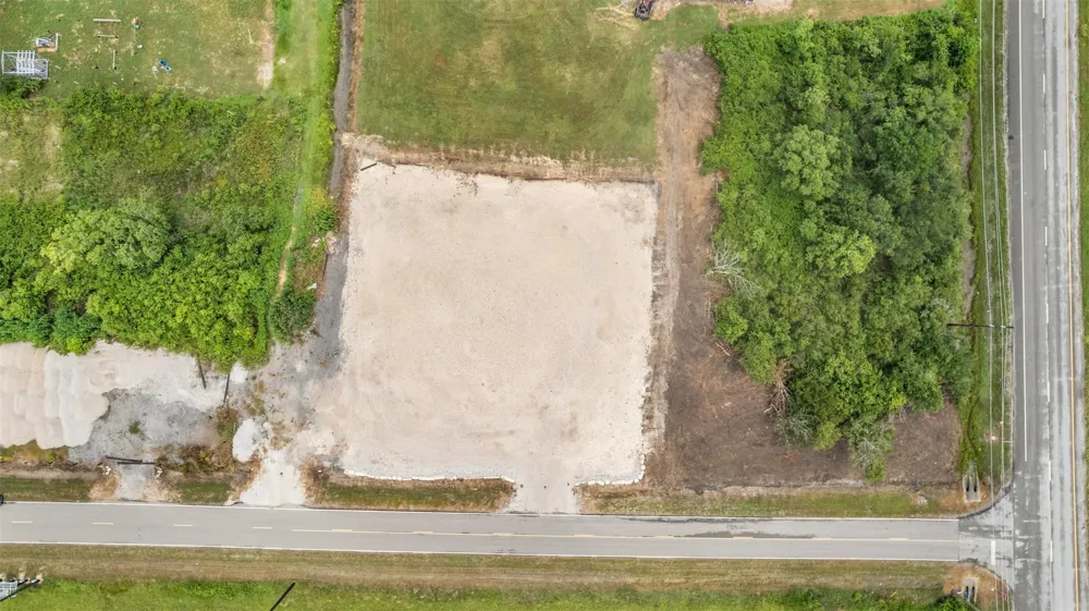 3132 County Road 61 Rosharon, TX 77583