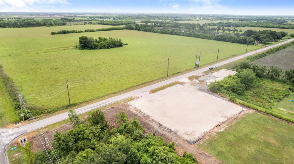 3132 County Road 61 Rosharon, TX 77583