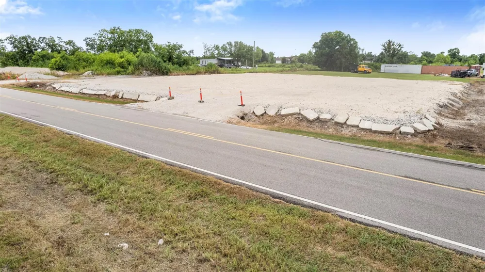 3132 County Road 61 Rosharon, TX 77583