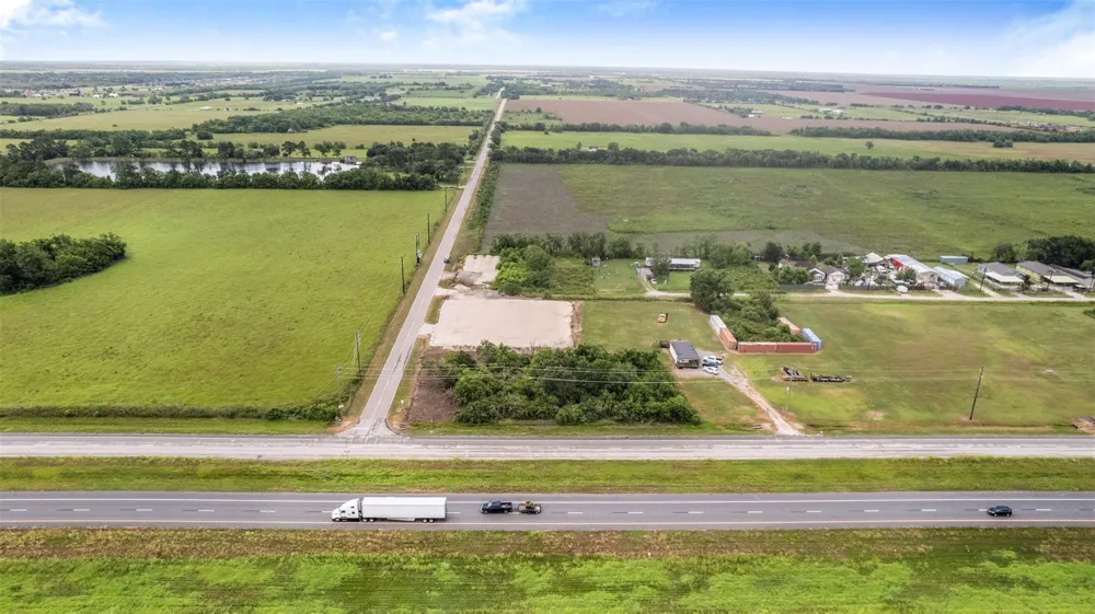 3132 County Road 61 Rosharon, TX 77583
