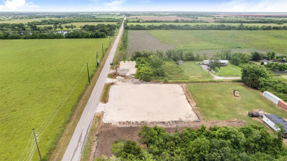 3132 County Road 61 Rosharon, TX 77583