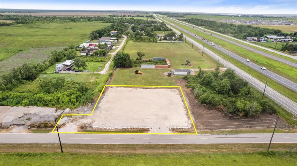 3132 County Road 61 Rosharon, TX 77583