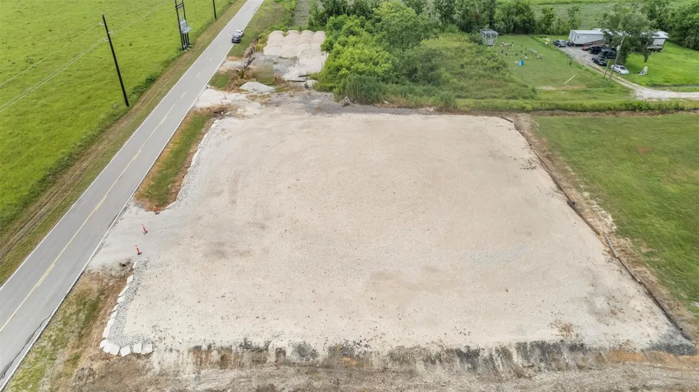 3132 County Road 61 Rosharon, TX 77583