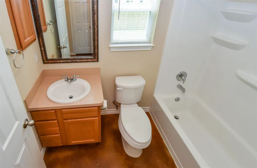 1107 Parkhurst Avenue #B Cleveland, TX 77327