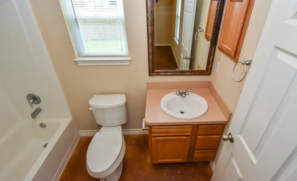 1107 Parkhurst Avenue #B Cleveland, TX 77327