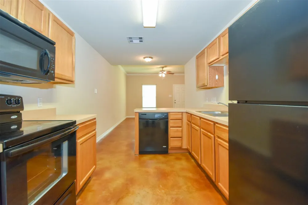 1107 Parkhurst Avenue #B Cleveland, TX 77327