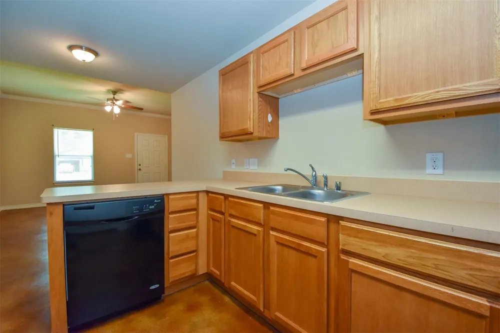 1107 Parkhurst Avenue #B Cleveland, TX 77327