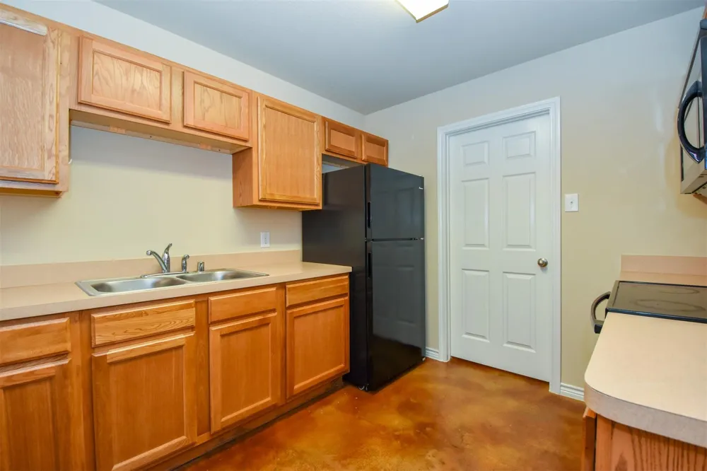 1107 Parkhurst Avenue #B Cleveland, TX 77327