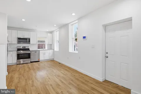 2162 E YORK STREET #1R