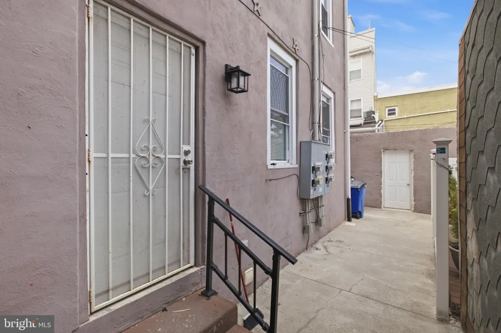 2162 E YORK STREET #1R Philadelphia, PA 19125