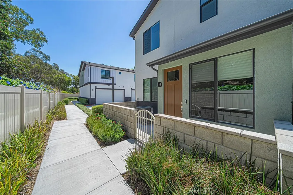 2775 W Pepper Tree #14 Anaheim, CA 92801