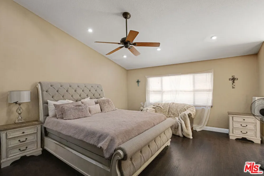 28674 Kathleen Avenue Santa Clarita, CA 91390