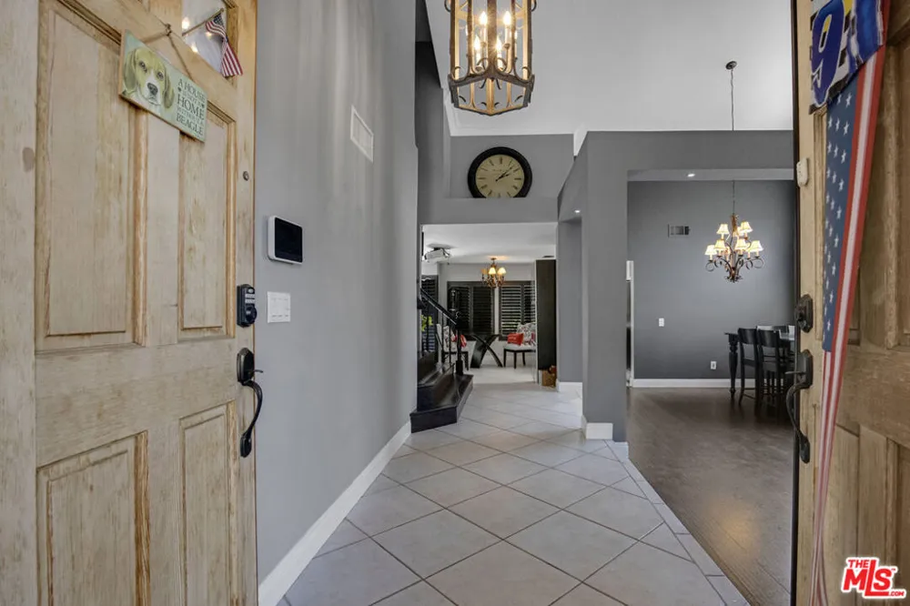 28674 Kathleen Avenue Santa Clarita, CA 91390