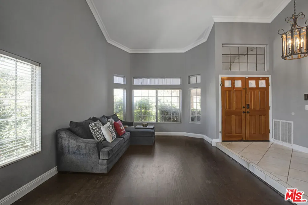 28674 Kathleen Avenue Santa Clarita, CA 91390