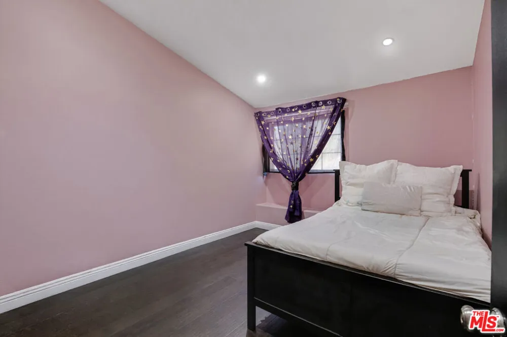 28674 Kathleen Avenue Santa Clarita, CA 91390