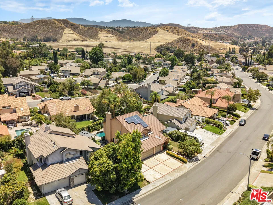28674 Kathleen Avenue Santa Clarita, CA 91390