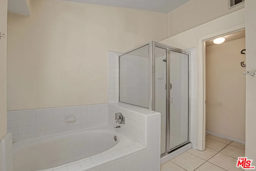 28674 Kathleen Avenue Santa Clarita, CA 91390