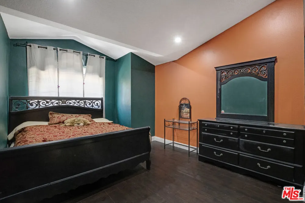 28674 Kathleen Avenue Santa Clarita, CA 91390