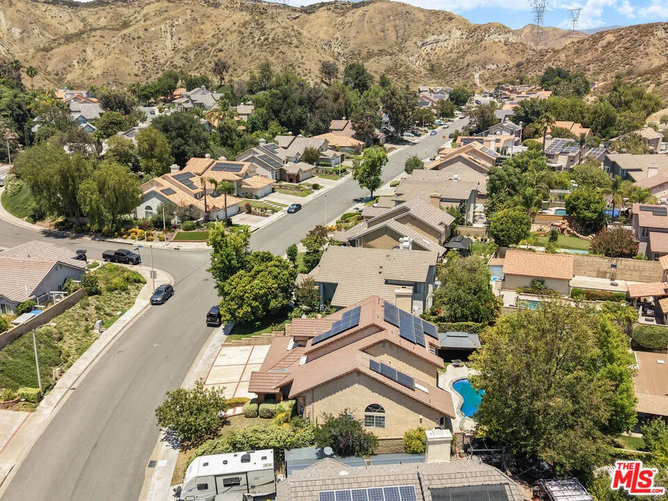 28674 Kathleen Avenue Santa Clarita, CA 91390