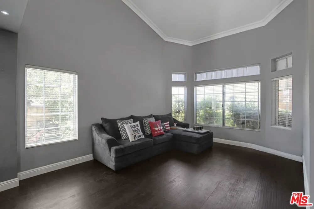 28674 Kathleen Avenue Santa Clarita, CA 91390