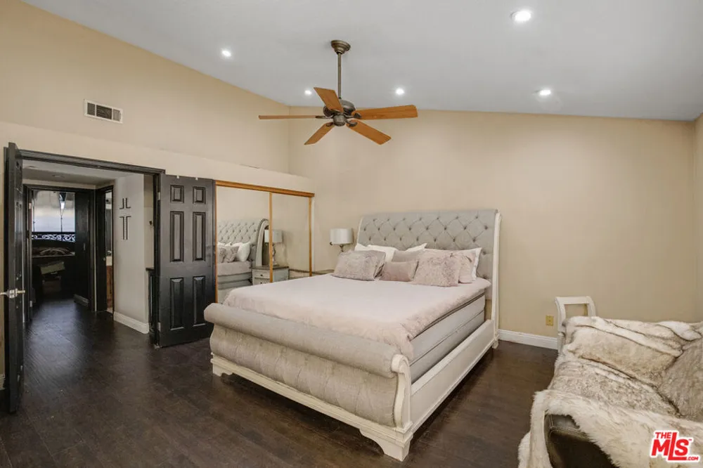 28674 Kathleen Avenue Santa Clarita, CA 91390