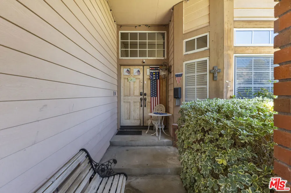 28674 Kathleen Avenue Santa Clarita, CA 91390