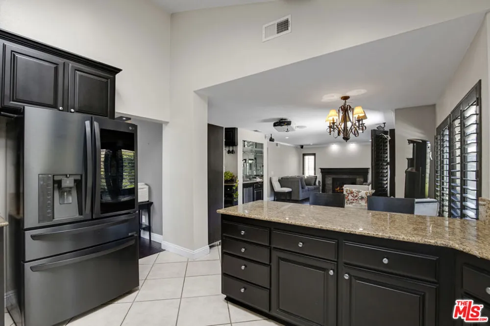 28674 Kathleen Avenue Santa Clarita, CA 91390