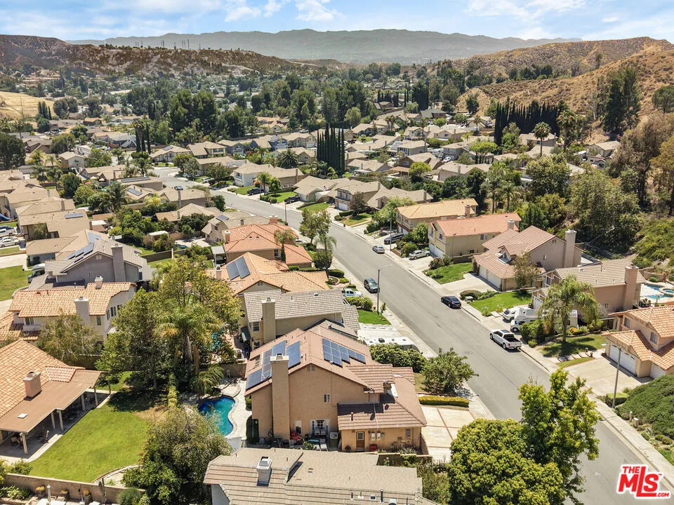 28674 Kathleen Avenue Santa Clarita, CA 91390