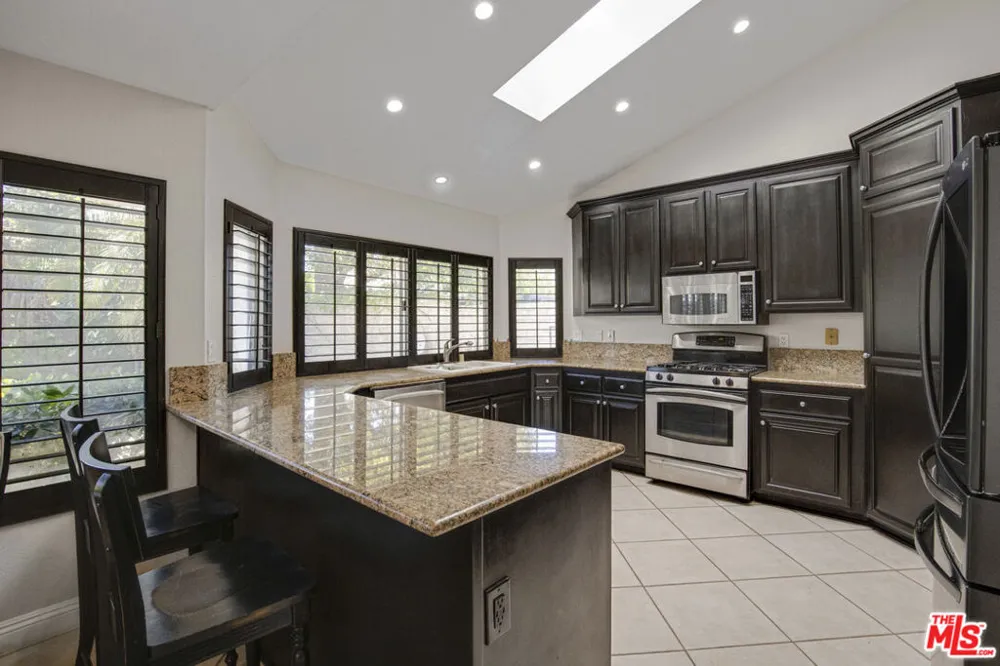 28674 Kathleen Avenue Santa Clarita, CA 91390