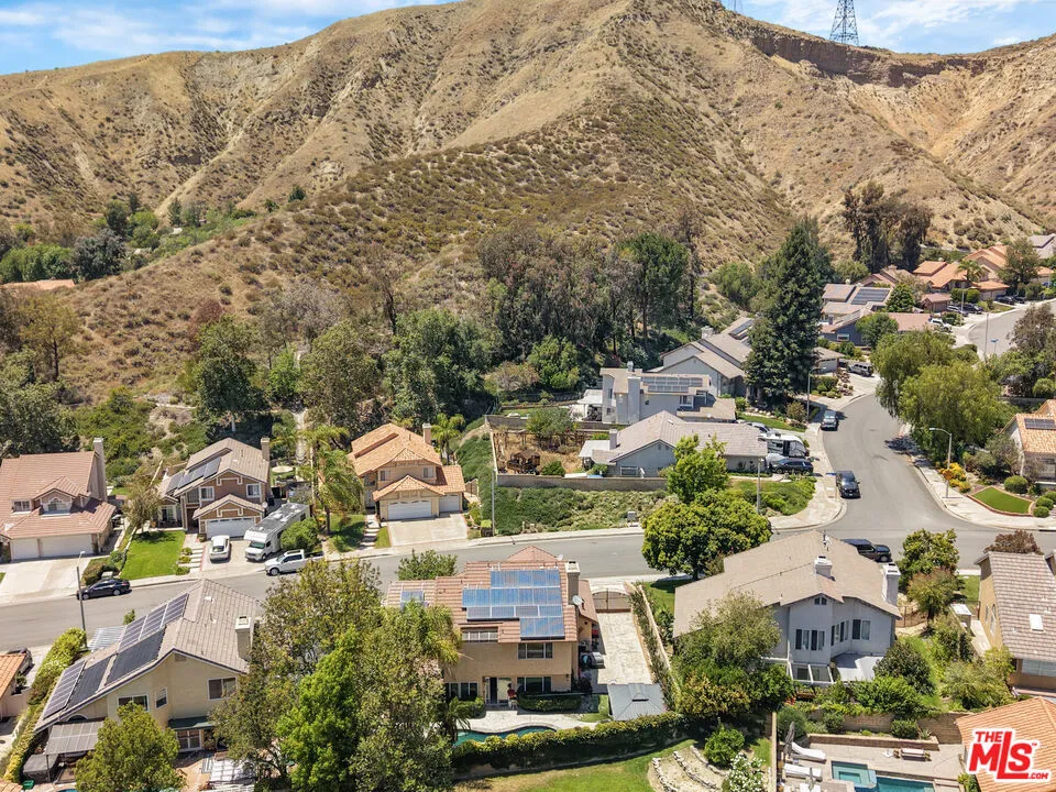 28674 Kathleen Avenue Santa Clarita, CA 91390