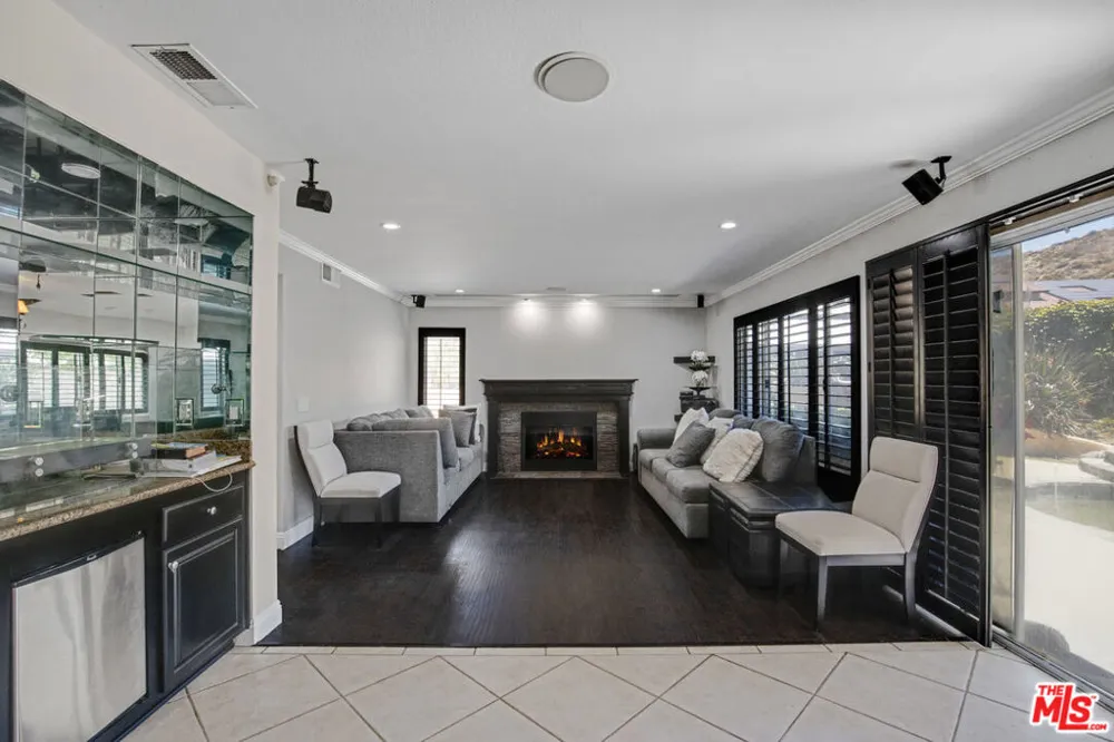28674 Kathleen Avenue Santa Clarita, CA 91390