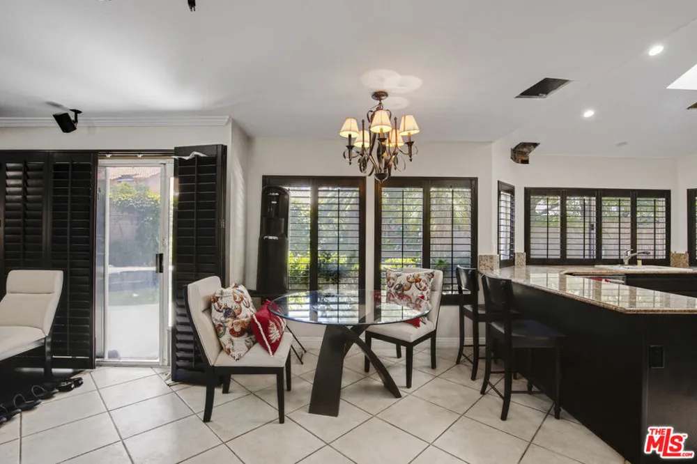 28674 Kathleen Avenue Santa Clarita, CA 91390