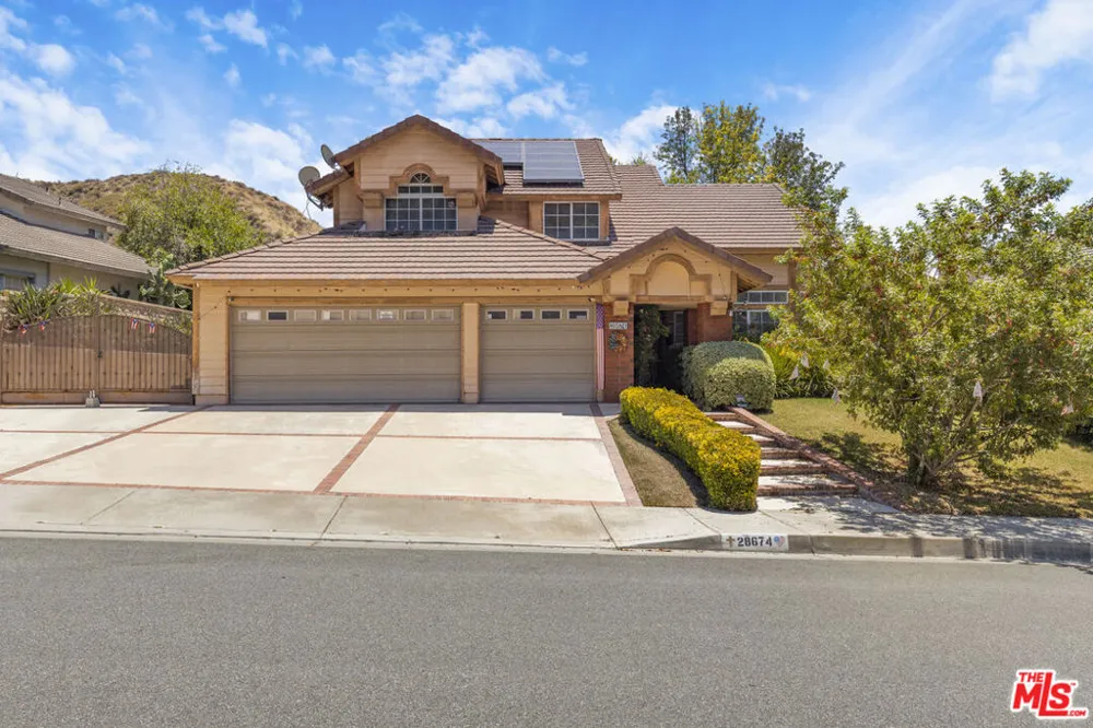 28674 Kathleen Avenue Santa Clarita, CA 91390