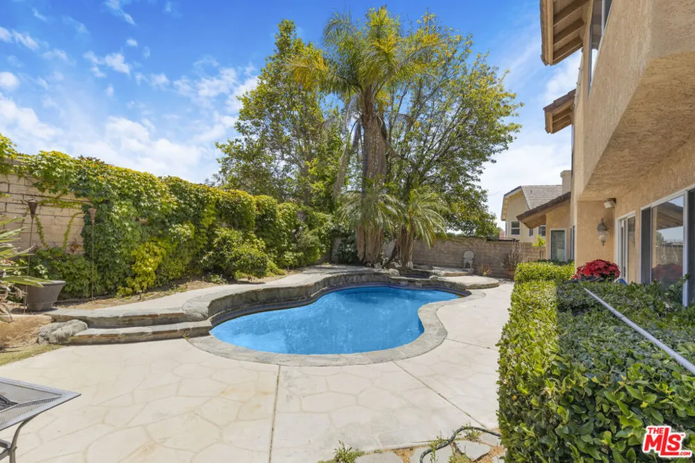 28674 Kathleen Avenue Santa Clarita, CA 91390