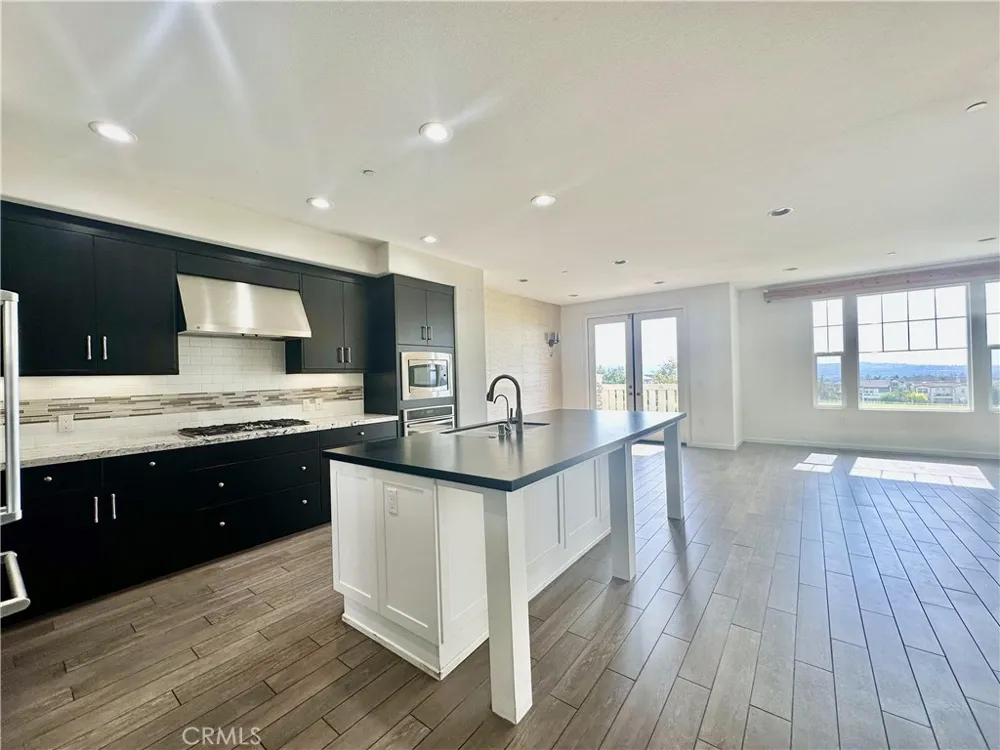 18670 Clubhouse Drive Yorba Linda, CA 92886