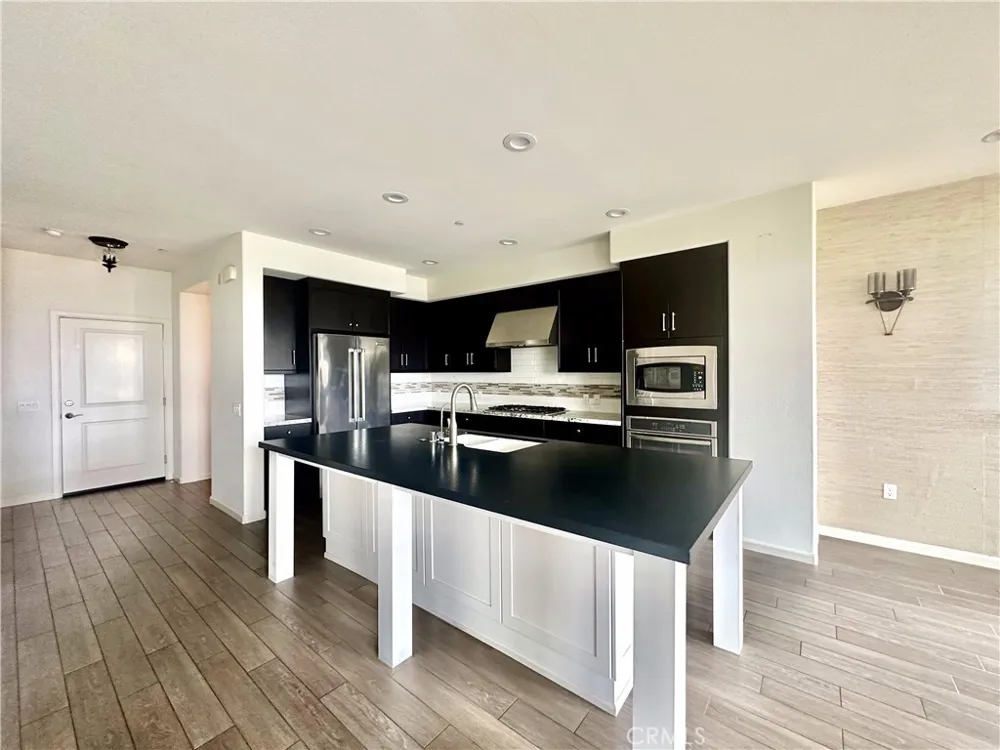 18670 Clubhouse Drive Yorba Linda, CA 92886
