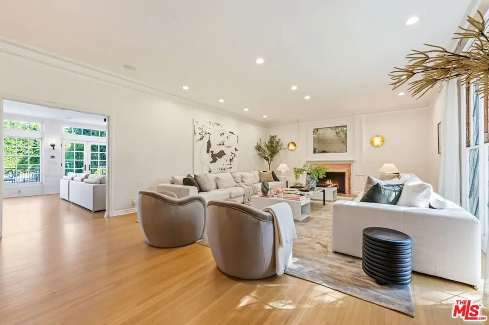 628 Sierra Drive Beverly Hills, CA 90210