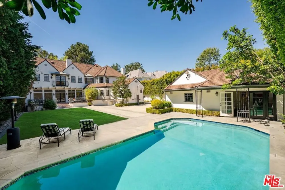 628 Sierra Drive Beverly Hills, CA 90210