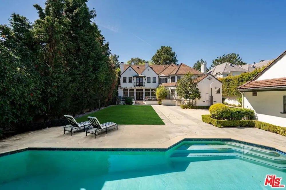 628 Sierra Drive Beverly Hills, CA 90210